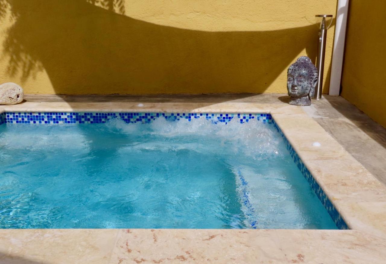 Historic Building The Palm Backyard Studio-Apartment Willemstad, Curacao Feel Home Away From Home Екстер'єр фото