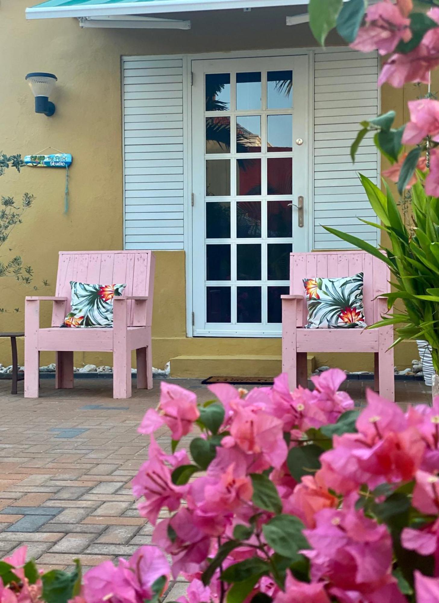 Historic Building The Palm Backyard Studio-Apartment Willemstad, Curacao Feel Home Away From Home Екстер'єр фото